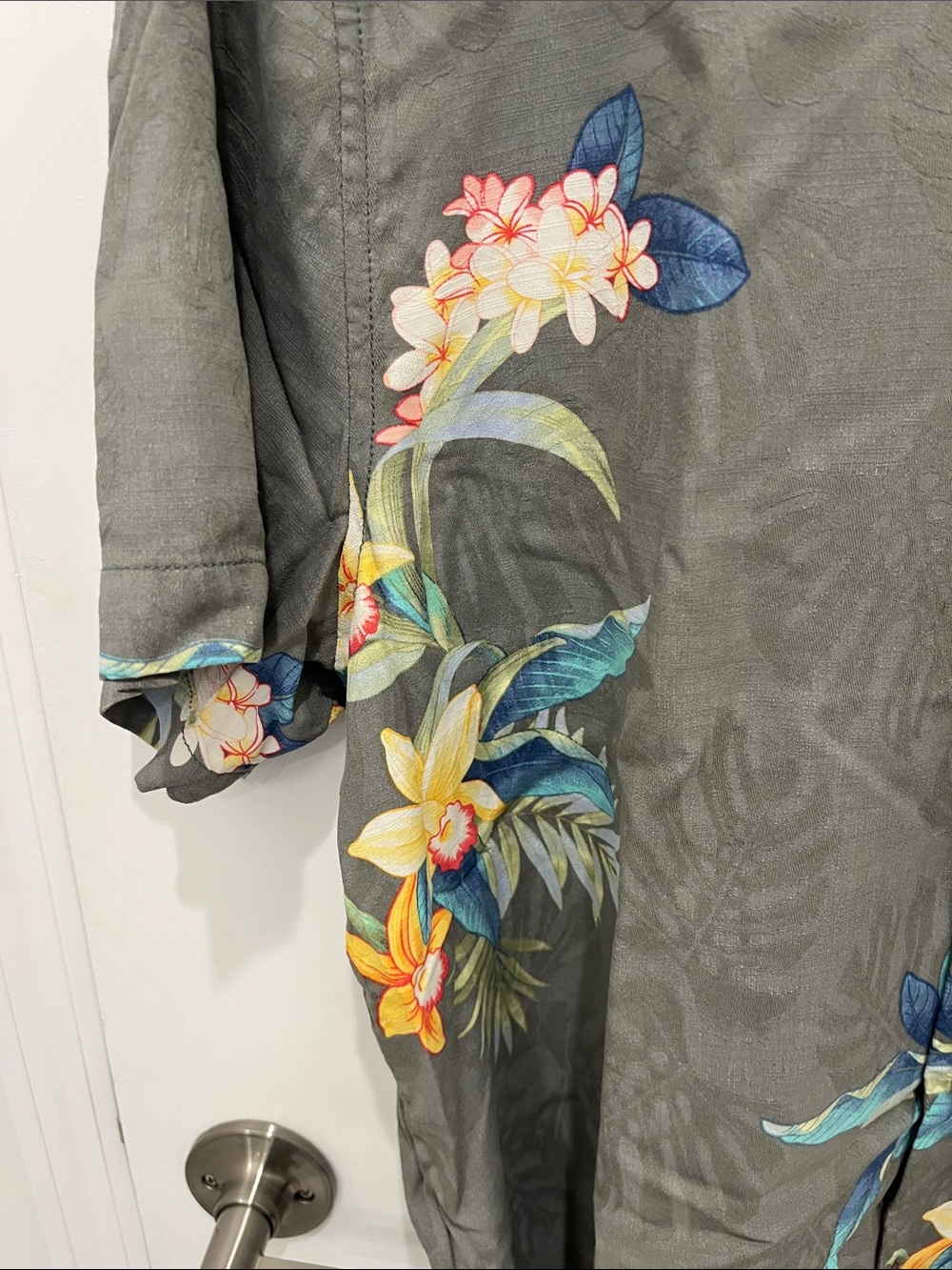 Tommy Bahama 100% Silk Olive Green Floral Hawaiian Shirt-NBU - Picture 8 of 9